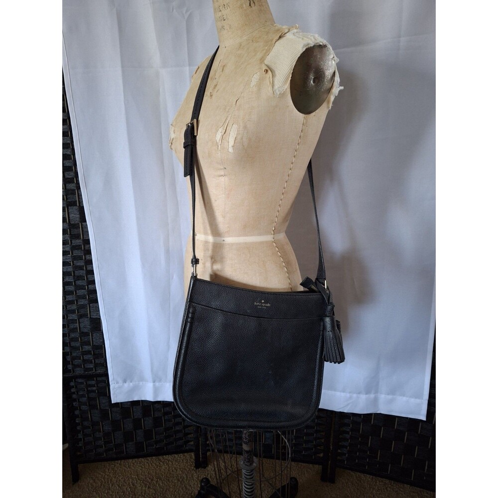 Kate Spade New York Black Crossbody Bag Pebbled Leather Tassel Logo Pockets Y2K